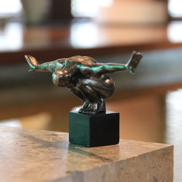 Adam & Friends Home Decor Take-A-Bow Man Sculpture | 1-Piece | Pewter - Picture 6 of 6